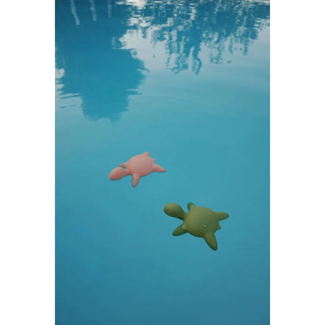 Greta the Great Turtle Bath Toy, Coral