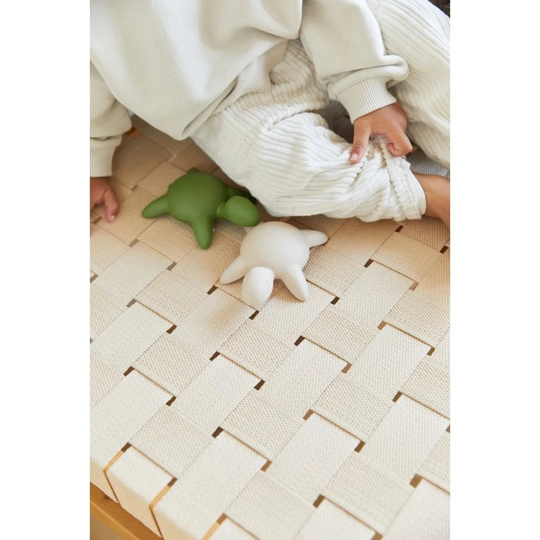 Greta the Great Turtle Bath Toy, Sand
